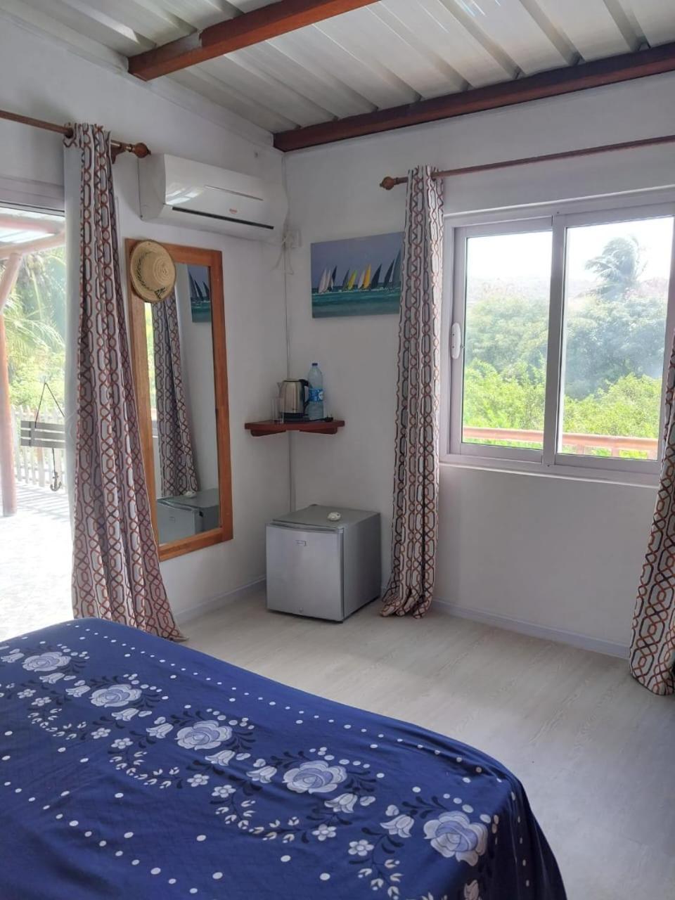 Poisson D'Or Guest House Port Mathurin Extérieur photo